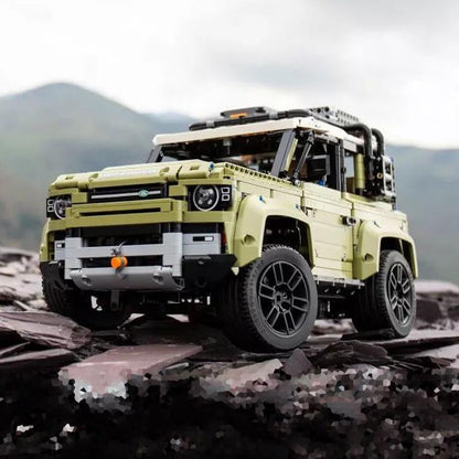 Off-road Defender-style vehicle building block set side profile