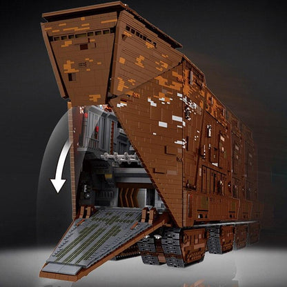 Assembled Sandcrawler vehicle brick model from another angle