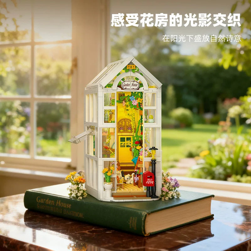 Greenhouse bookend building block set, top view