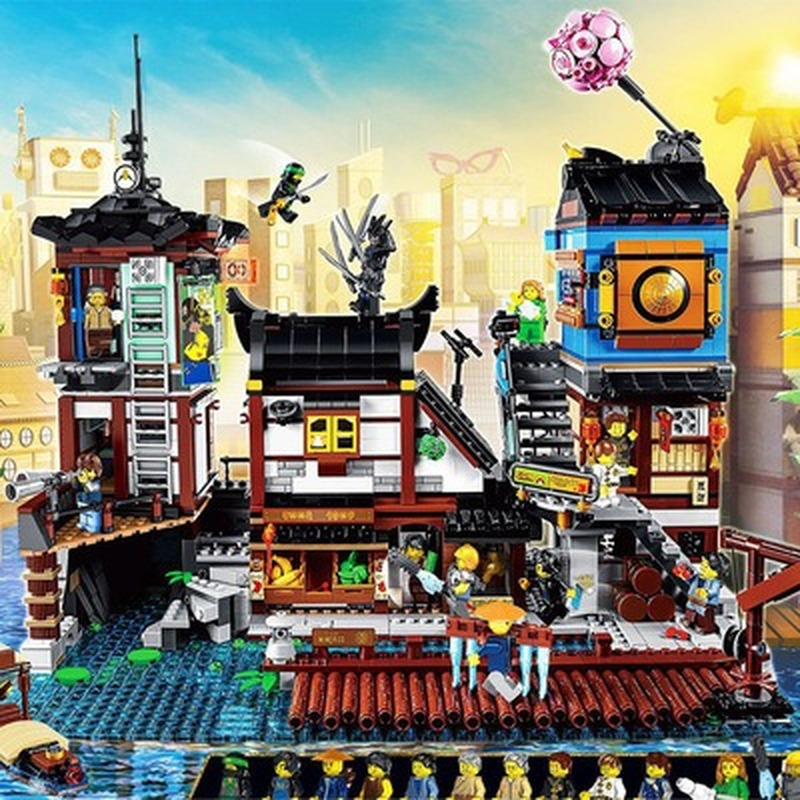 Ninja city docks building block model rooftop detail