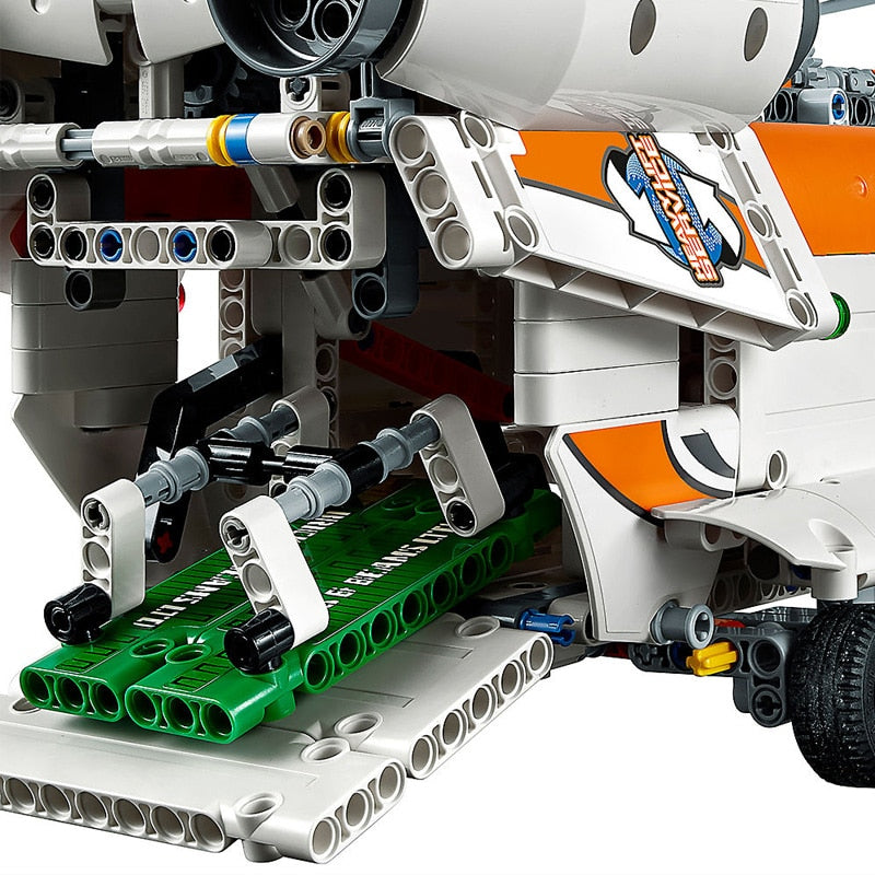 Heavy lift helicopter building block set pieces